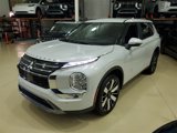 New 2025 Mitsubishi Outlander SE image 3