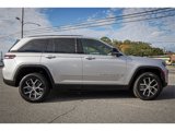 New 2025 Jeep Grand Cherokee Limited image 4