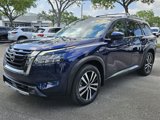 Used 2023 Nissan Pathfinder Platinum image 2