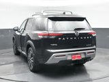 New 2025 Nissan Pathfinder Platinum image 3