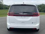 Used 2023 Chrysler Pacifica Touring-L image 4
