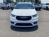 New 2025 Chrysler Pacifica Select image 2