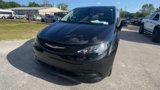 Used 2022 Chrysler Voyager LX image 3