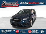 New 2025 Chrysler Pacifica Select image 1
