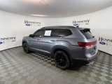 Used 2024 Volkswagen Atlas SE w/ Black Wheel Package image 4