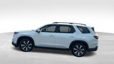 Used 2024 Honda Pilot Touring image 4
