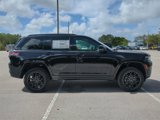 New 2025 Jeep Grand Cherokee Summit image 3