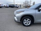 Used 2024 Toyota Highlander LE image 4