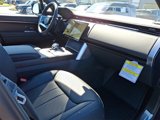 New 2025 Land Rover Range Rover Long Wheelbase SE image 4