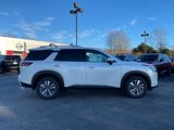 New 2025 Nissan Pathfinder SL image 2