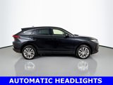 Used 2022 Toyota Venza XLE image 3