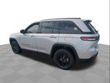 Used 2025 Jeep Grand Cherokee Altitude image 4