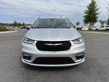 Certified 2023 Chrysler Pacifica Touring-L image 3