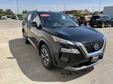 Used 2021 Nissan Rogue SV image 2