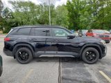 New 2025 Volkswagen Atlas Peak Edition SE image 3