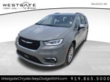 New 2023 Chrysler Pacifica Limited image 4
