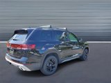 New 2025 Volkswagen Atlas Peak Edition SE image 3