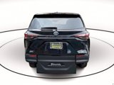 Used 2025 Toyota Sienna LE image 4
