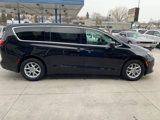 Used 2022 Chrysler Voyager LX image 5