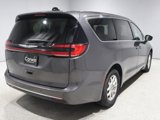 Used 2023 Chrysler Pacifica Touring-L image 2