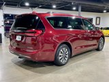 Used 2021 Chrysler Pacifica Touring-L image 5