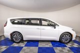 Used 2024 Chrysler Pacifica Touring-L image 4