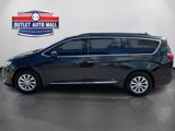 Used 2017 Chrysler Pacifica Touring-L image 6