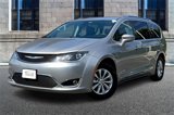 Used 2018 Chrysler Pacifica Touring-L image 2