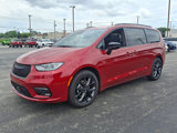 New 2025 Chrysler Pacifica Limited image 3