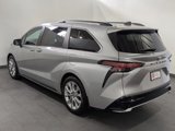 Used 2022 Toyota Sienna XSE image 4