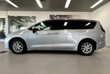Used 2023 Chrysler Pacifica Touring-L image 3