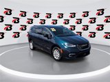 Used 2025 Chrysler Pacifica Select image 2