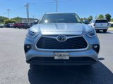 Used 2021 Toyota Highlander LE image 2