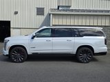 Used 2025 Cadillac Escalade ESV V image 3