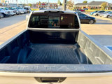 Used 2018 Nissan Titan SV w/ SV Convenience Package image 6