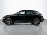 Certified 2025 Porsche Macan image 2