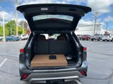 New 2025 Toyota Highlander Platinum image 5