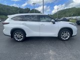 New 2025 Toyota Highlander Limited image 2