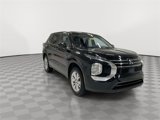 New 2025 Mitsubishi Outlander ES image 2