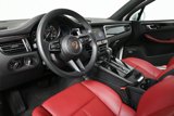 Used 2025 Porsche Macan image 4