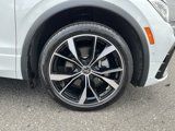 Certified 2022 Volkswagen Tiguan SEL R-Line image 5