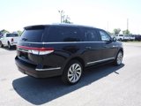 Used 2022 Lincoln Navigator L Reserve image 2