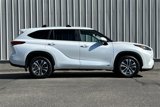 Used 2023 Toyota Highlander XLE image 4