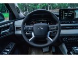New 2025 Mitsubishi Outlander 4WD Plug-In Hybrid image 5