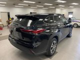 Used 2023 Toyota Highlander XLE image 5