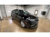 Used 2025 Chrysler Pacifica Select image 2