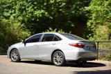 Used 2016 Toyota Camry SE image 3