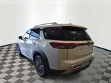 New 2025 Nissan Pathfinder SL image 3
