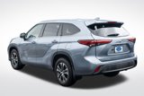 Used 2021 Toyota Highlander XLE image 5
