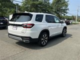 Certified 2025 Honda Pilot Touring image 3